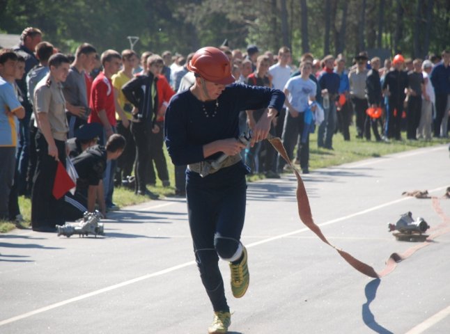 Всіх охочих запрошують на змагання пожежників до Ужгорода 