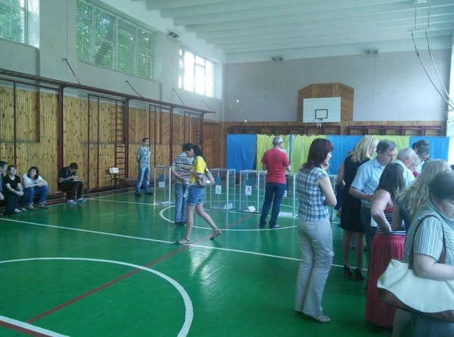 На дільницях, що розташовані на території Мукачева, спостерігається пожвавлення виборців
