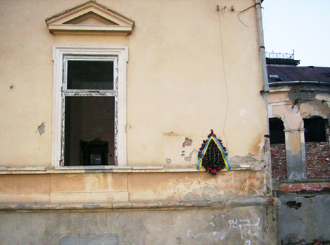 "Свободівці" хочуть врятувати історичну будівлю в Мукачеві