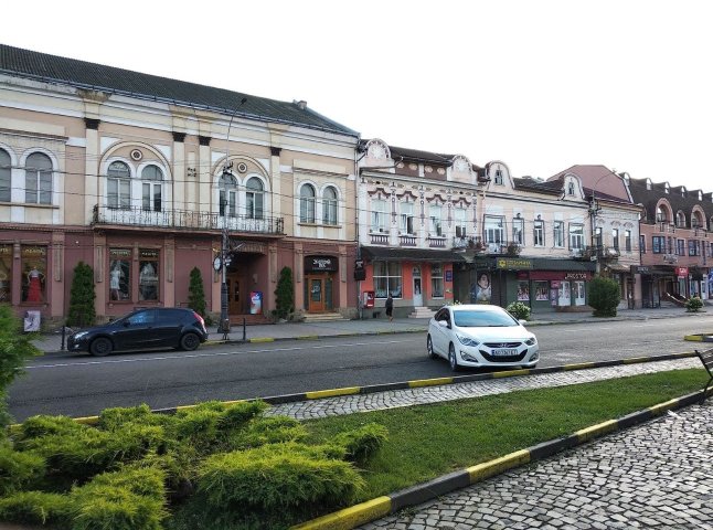 У місті на Закарпатті обмежать рух центральною вулицею: відомі терміни