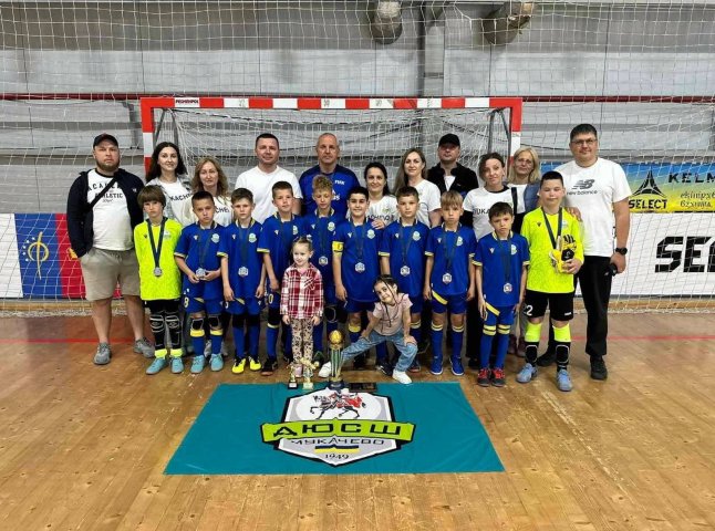 Юні футзалісти з Мукачева стали віцечемпіонами України серед команд U-9