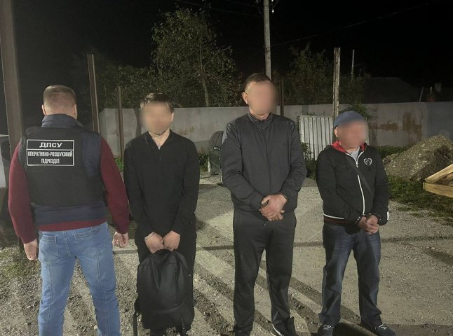 В області поліція затримала двох переправників