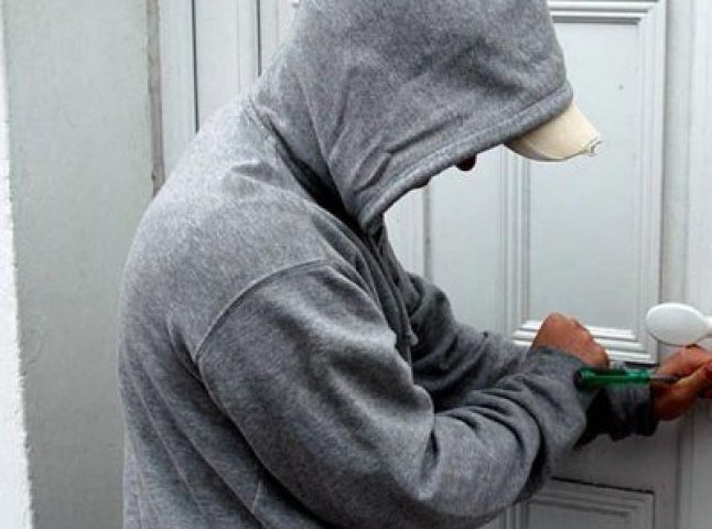 Міліціонери зловили закарпатця, який в Івано-Франківську пограбував квартиру
