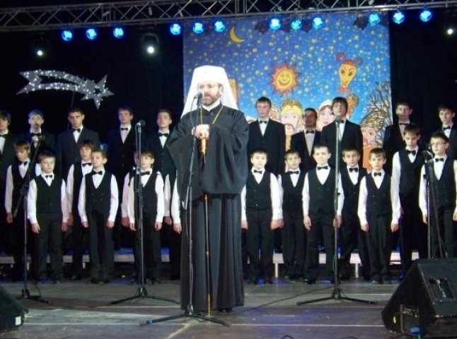 Вихованці Мукачівської хорової школи хлопчиків та юнаків заспівали коляду з главою УГКЦ Святославом (ФОТО)
