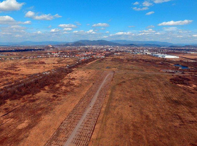 Стало відоме рішення Верховного Суду стосовно земельної ділянки аеропорту Мукачева