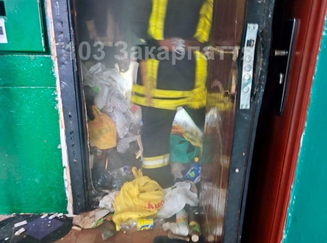 Пожежа в багатоповерхівці у Мукачеві: є загиблий і постраждала