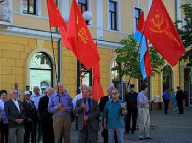 Традиційні гасла комуністів лунали 1 травня у центрі міста