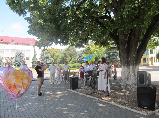 Під час благодійного концерту виноградівці підтримали закарпатських військових (ФОТО)