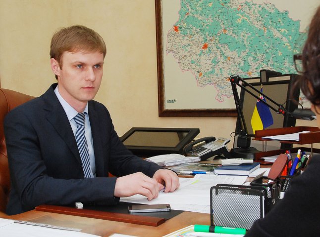 Валерій Лунченко працює на посаді голови Закарпатської ОДА безкоштовно