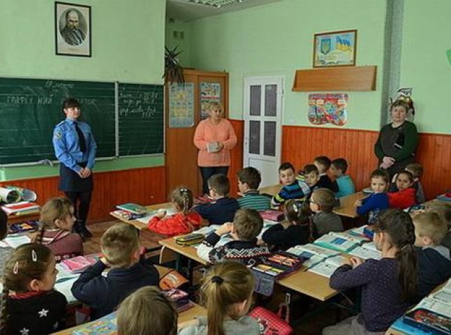 Ужгородських школярів навчали правилам дорожнього руху