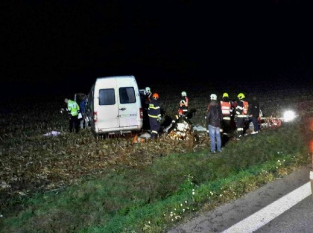 Мікроавтобус із українцями потрапив у аварію в Чехії