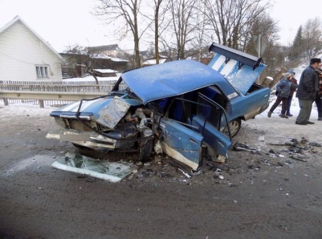 Жахлива ДТП на Рахівщині: зіткнулись автомобілі "Жигулі" та "Hyundai Santa Fe"