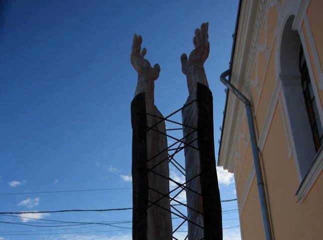 У Мукачеві відкрили скульптуру пам’яті єпископа Лайоша Гулачі