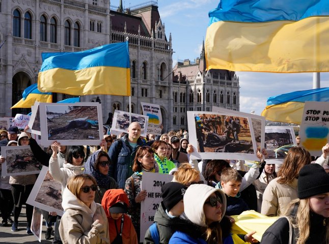 Акції у підтримку України за кордоном: як українці закликають світову спільноту підтримати мир в країні