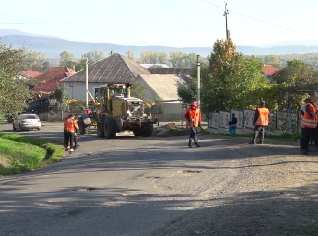 У 14 селах Мукачівської громади відремонтують під’їзні та центральні дороги