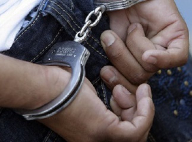 Поліцейські Іршавщини затримали хустянина, який обікрав кафе-бар у Довгому