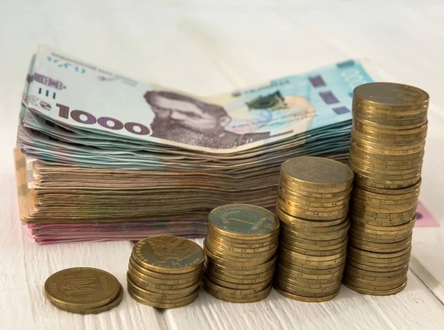 Допомога від ЮНІСЕФ 10800 гривень на 3 місяці: хто отримає гроші на картку