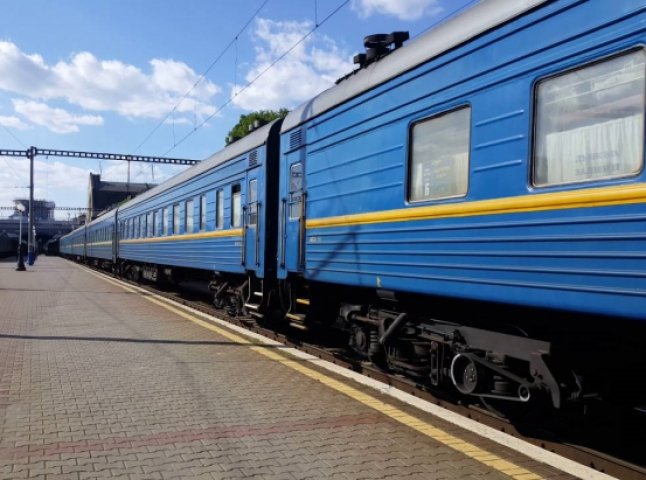 У потязі Київ – Ужгород буде охорона
