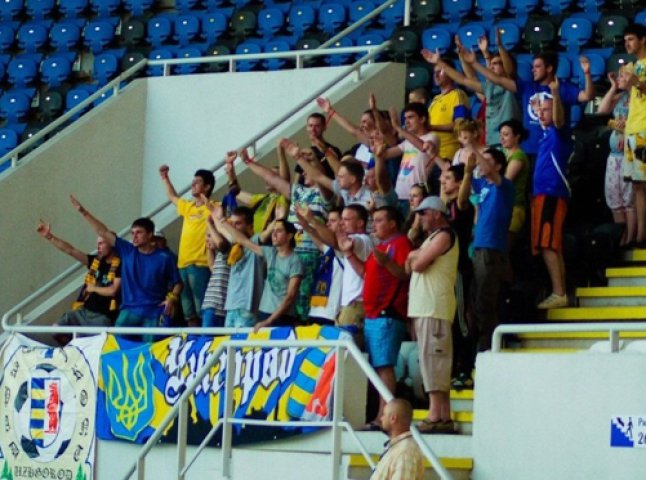 ФК "Говерла" організовує поїздку вболівальників на матч із львівськими "Карпатами"