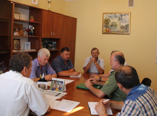 На Виноградівщині відбулась нарада щодо проведення інвентаризації земель, які перебувають в користуванні державних підприємств