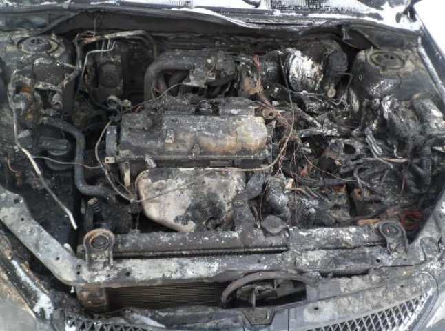 В Ужгороді невідомі спалили автомобіль в.о. начальника відділу УБОЗу