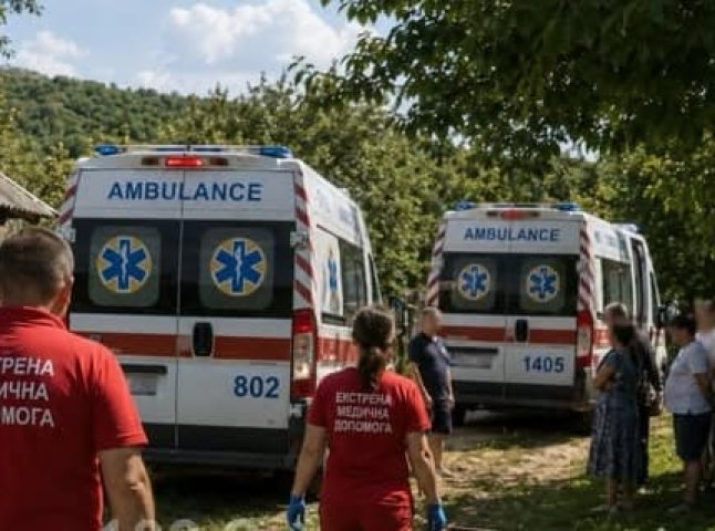 На Закарпатті трирічна дівчинка впала у колодязь