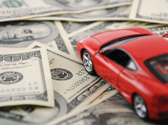 Власники елітних авто сплатили у Мукачеві понад 800 тисяч гривень податку
