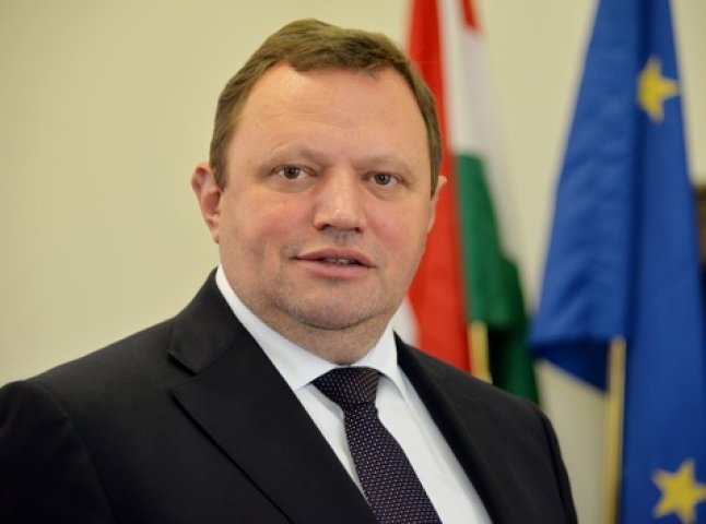 Угорський дипломат просить не порівнювати ситуацію в Закарпатті із Донбасом
