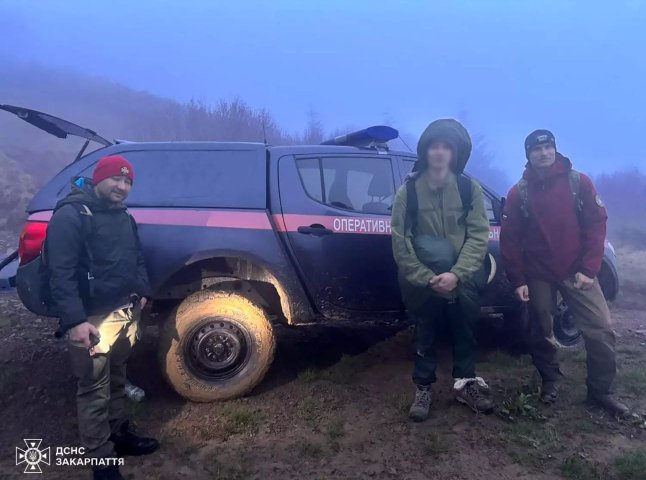 Гірські рятувальники знайшли заблукалого біля Петроса мандрівника