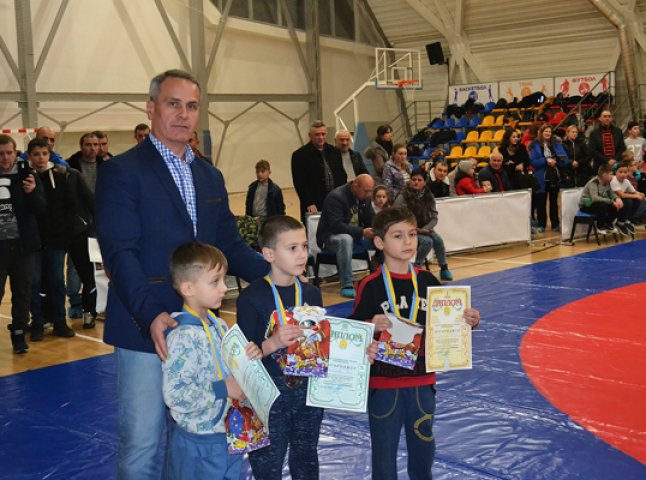 У Тячеві пройшов ювілейний новорічний турнір на Кубок федерації греко-римської боротьби