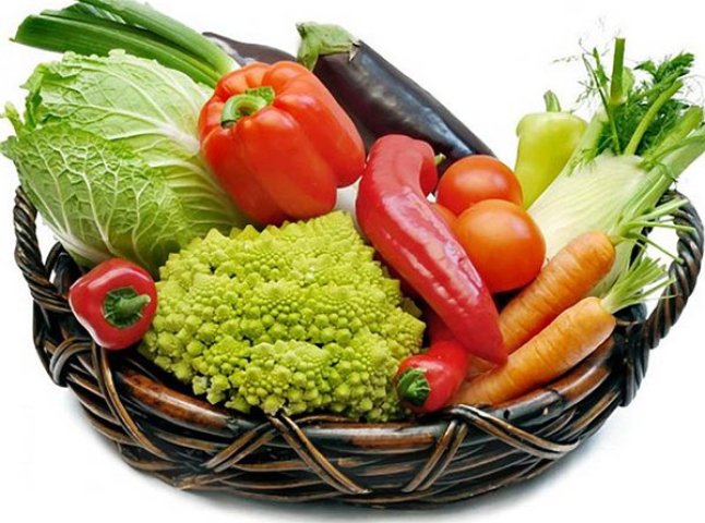 Експерти санепідстанції провели вимірювання вмісту нітратів в ранніх овочах