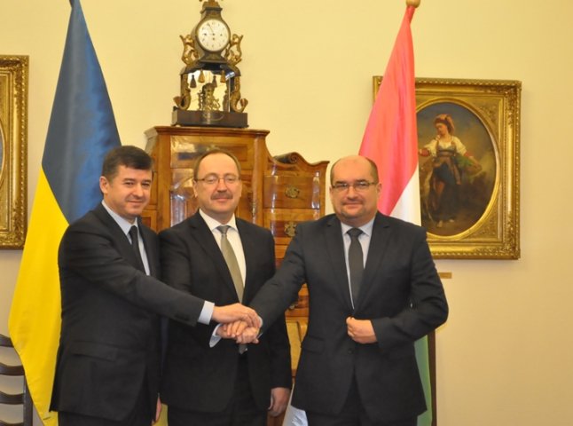 У Будапешті підписали угоду, результатом якої стане півмільйона доларів угорських інвестицій для Закарпаття
