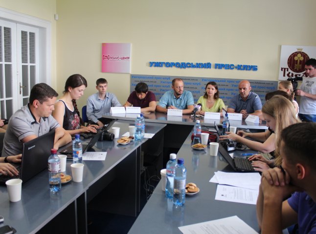 Громадська рада при Ужгородській міськраді пояснила причини недовіри міським депутатам