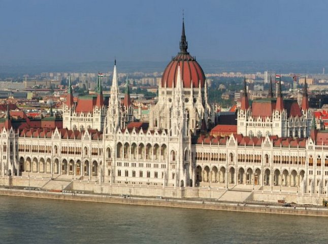 Будапешт подвоїть допомогу угорській нацменшині на Закарпатті