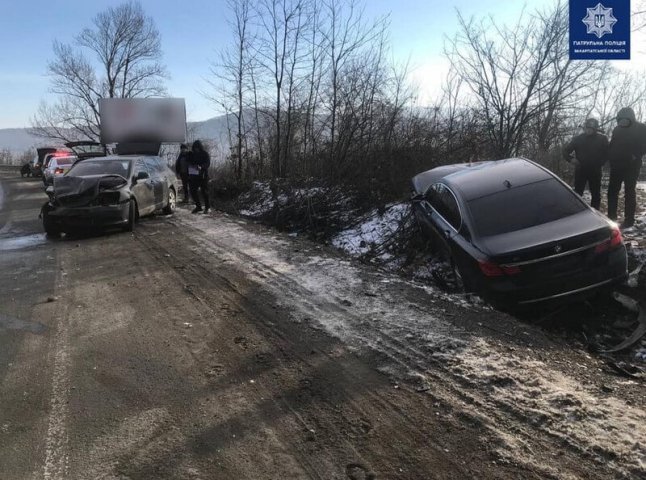 Поблизу Чинадієва трапилась аварія