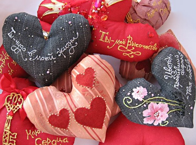Спеціально до Дня Святого Валентина закарпатців вчитимуть виготовляти сувеніри та м’які іграшки