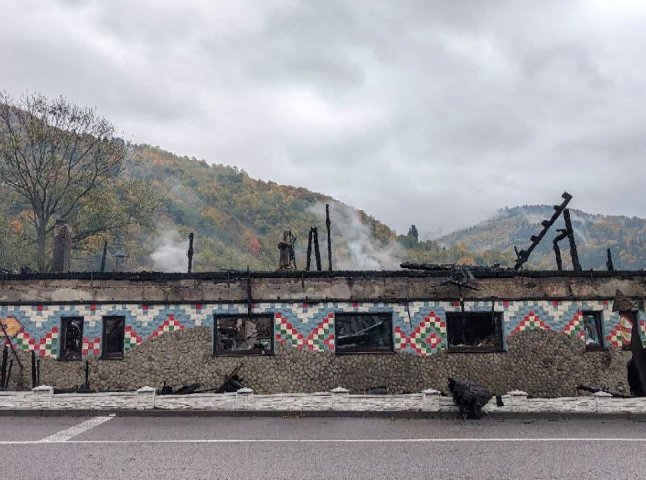 На Закарпатті вночі згорів відомий на всю країну ресторан