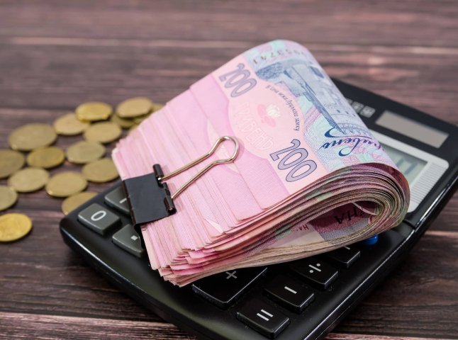 Гроші прийдуть за 3 місяці: як нарахують кошти тим, хто запізнився із заявою