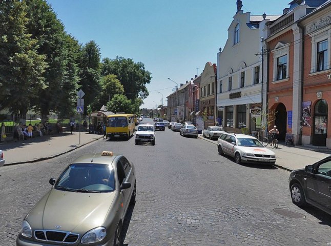 Вулицю Пушкіна у Мукачеві зроблять односторонньою, а на Берегівській не буде паркувальних місць