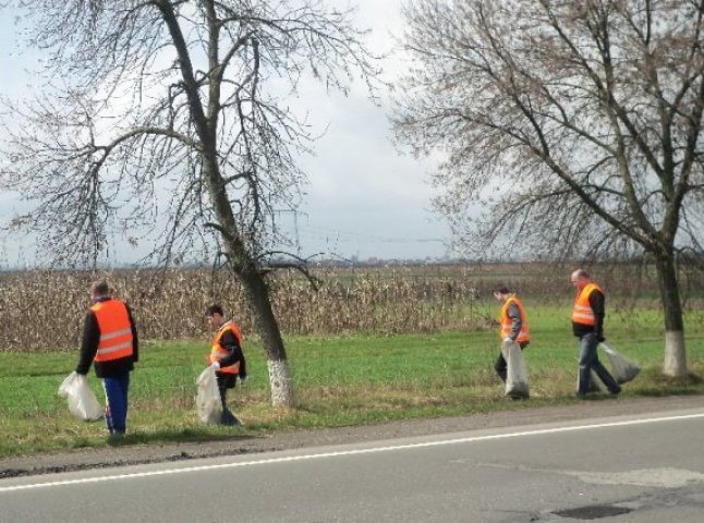 На Мукачівщині розпочато щорічну Всеукраїнську акцію з благоустрою "За чисте довкілля"