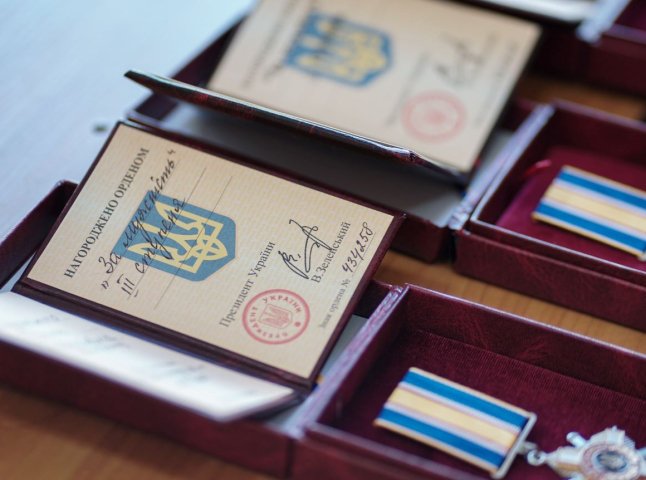 В Ужгороді передали рідним Героїв посмертні нагороди
