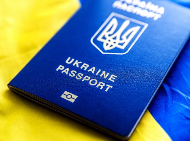 Що дозволили для українців, які виїхали за кордон