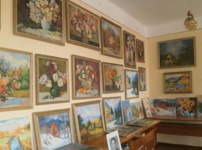 Виноградівська галерея поповнилась картинами танкіста