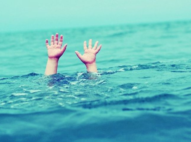 Більше тижня хустські рятувальники шукають тіло 65-річного чоловіка, який втопився у Тисі