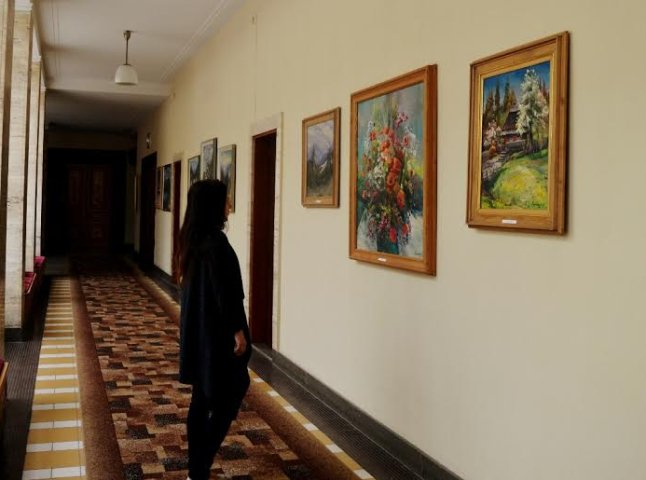 У Закарпатській ОДА відкрили виставку народного художника України Василя Свалявчика