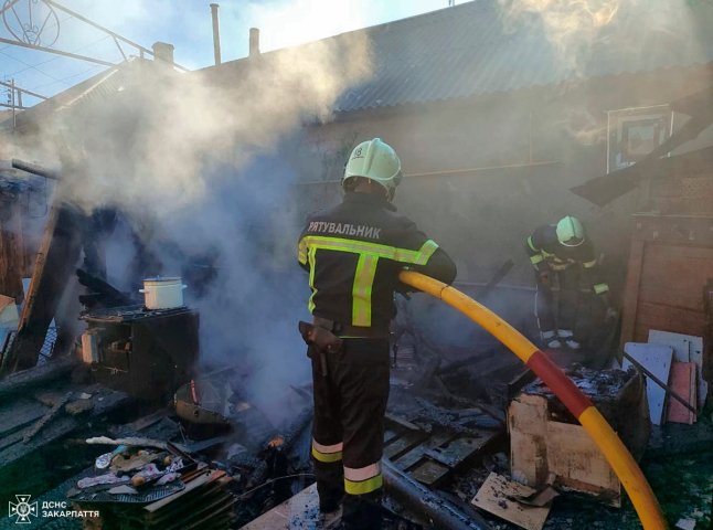 У Виноградові вирувала пожежа. Люди забили на сполох