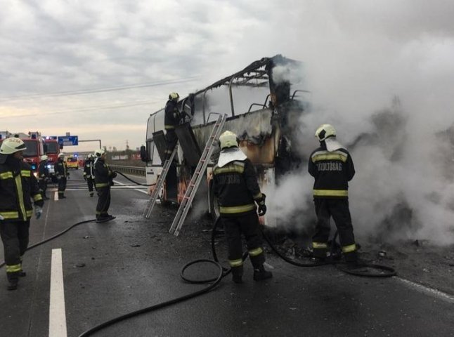 В Угорщині загорівся автобус, в якому були понад 40 заробітчан