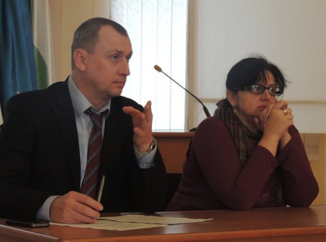 Депутати Берегівської міськради обклали податками пенсіонерів