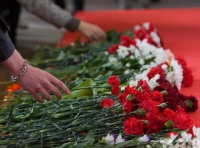 У Рахівському районі день жалоби, сьогодні ховатимуть вбитого на Сході України військовослужбовця