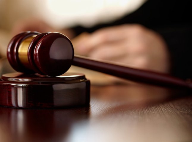 Ужгородський міськрайонний суд призначив відшкодування за незаконне притягнення до кримінальної відповідальності
